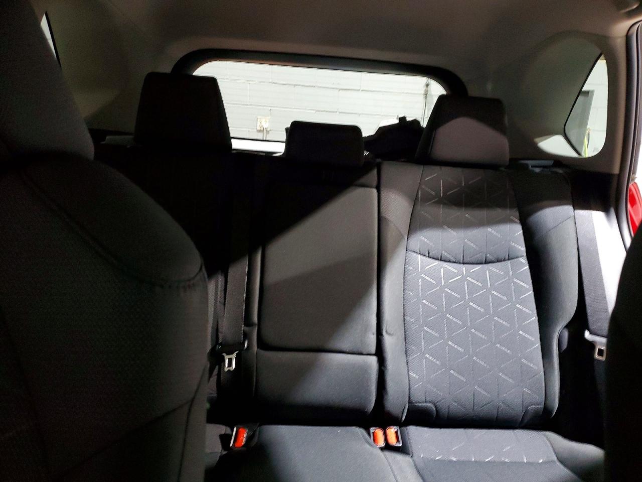 2025 TOYOTA RAV4 XLE photo 10