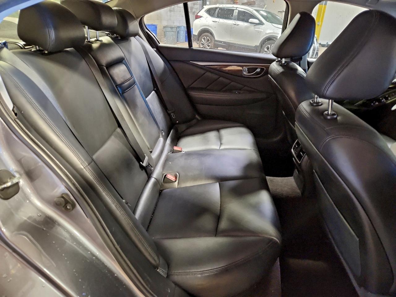 2018 INFINITI Q50 LUXE photo 10