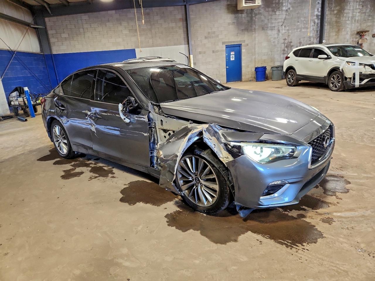 2018 INFINITI Q50 LUXE photo 4
