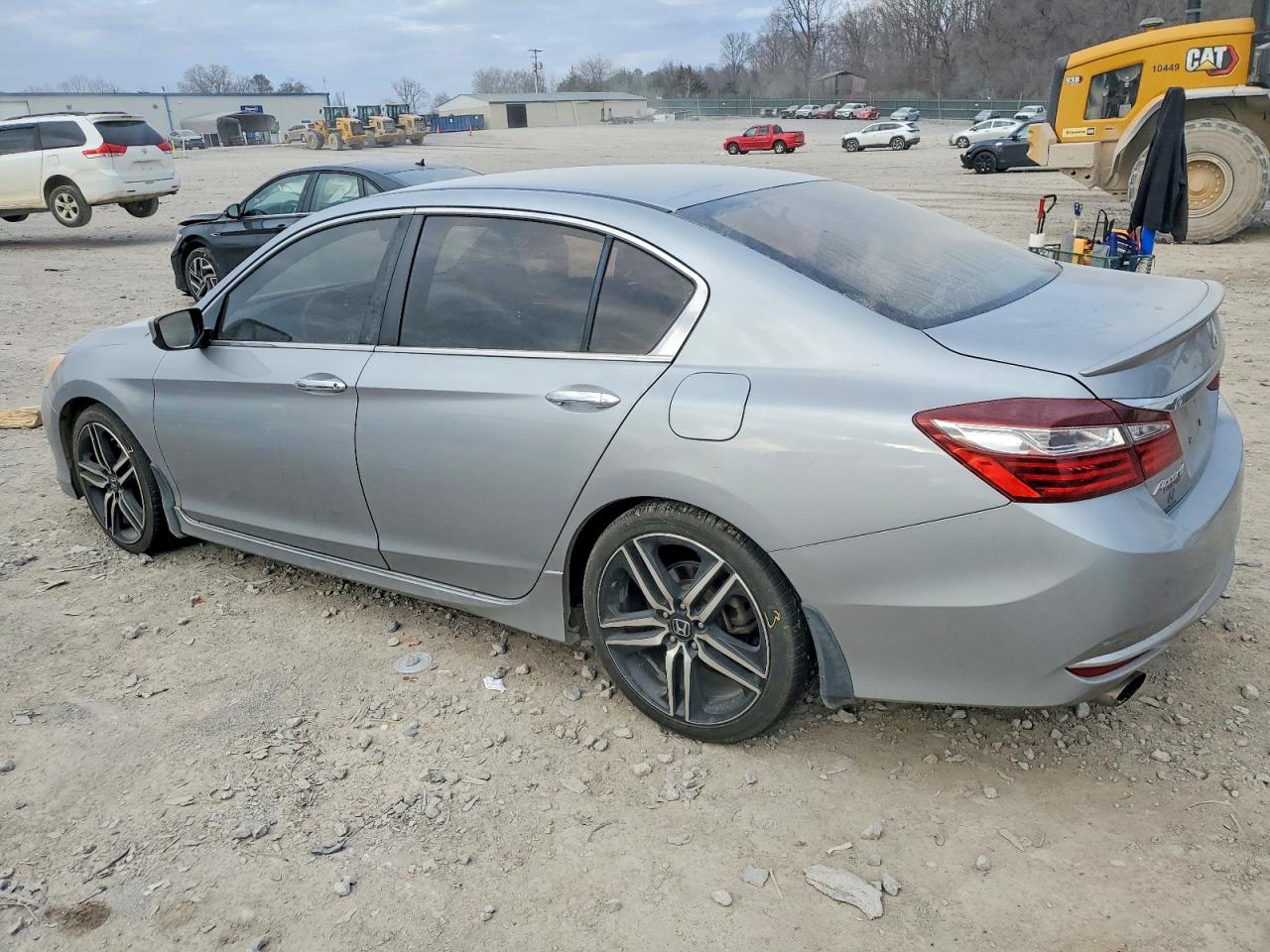 2017 HONDA ACCORD SPORT photo 2