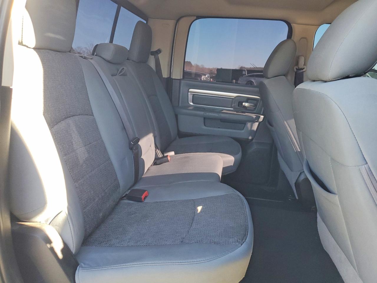 2018 RAM 1500 SLT photo 10