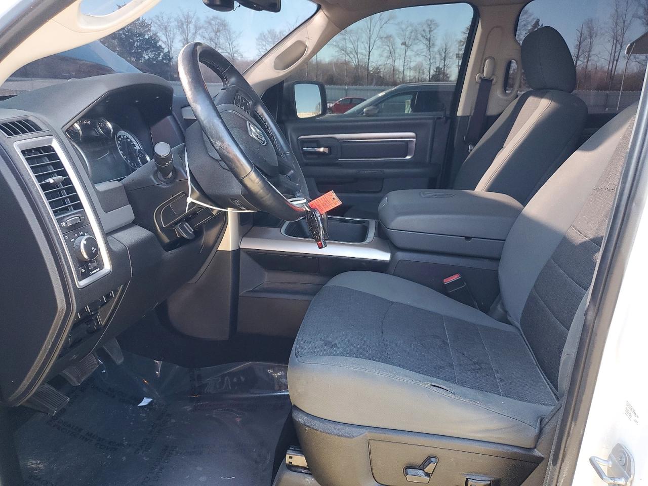 2018 RAM 1500 SLT photo 7