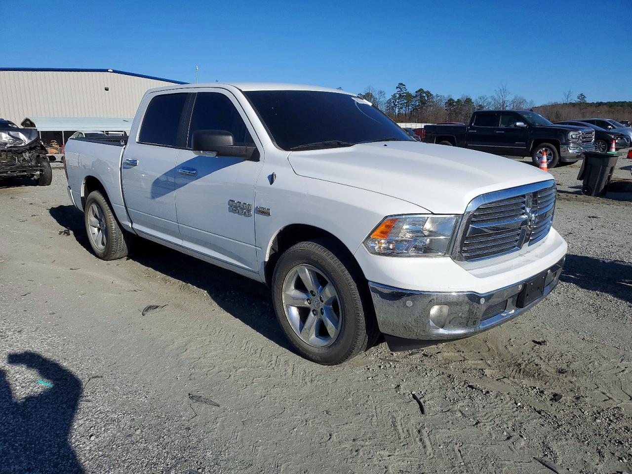 2018 RAM 1500 SLT photo 4