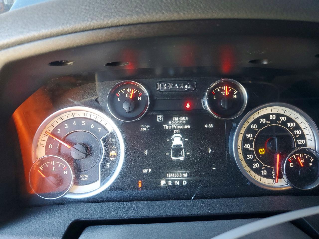 2018 RAM 1500 SLT photo 9
