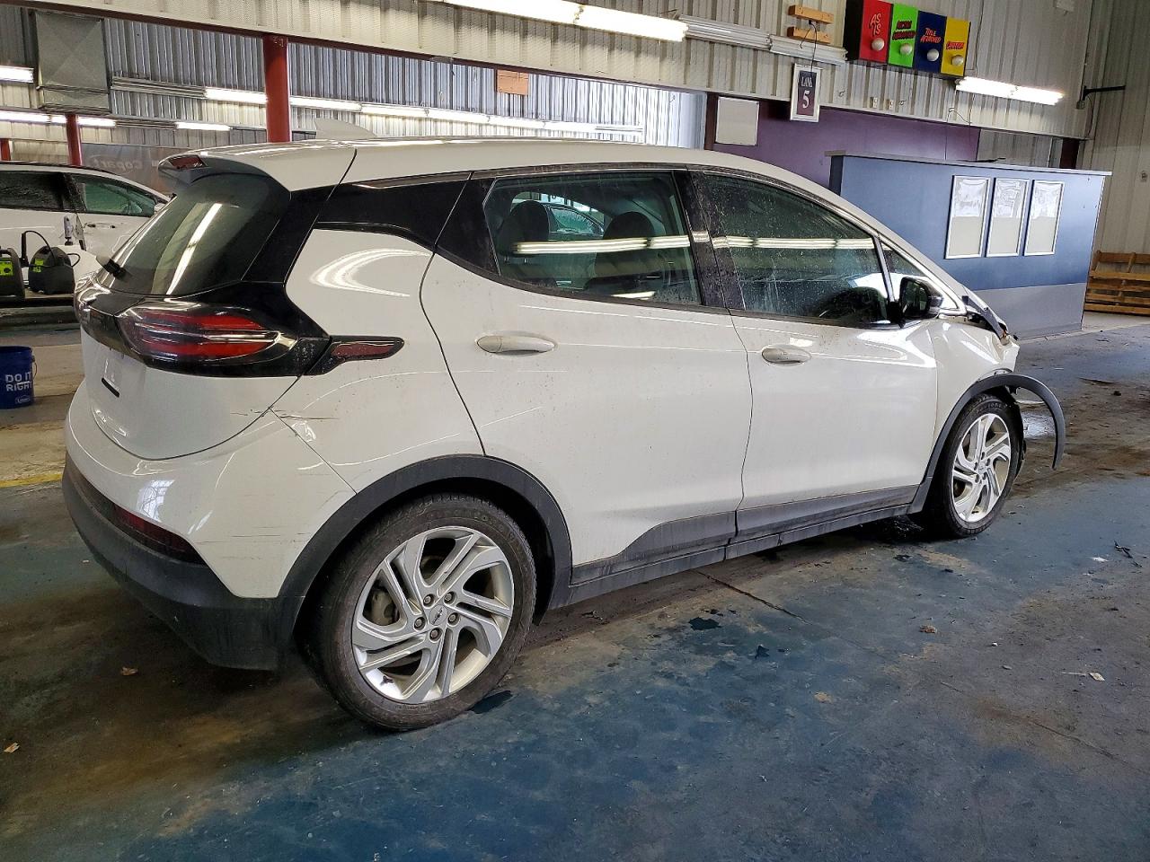 2023 CHEVROLET BOLT EV 1LT photo 3