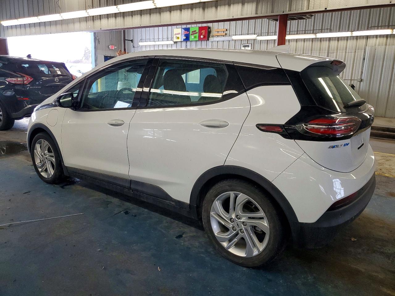 2023 CHEVROLET BOLT EV 1LT photo 2