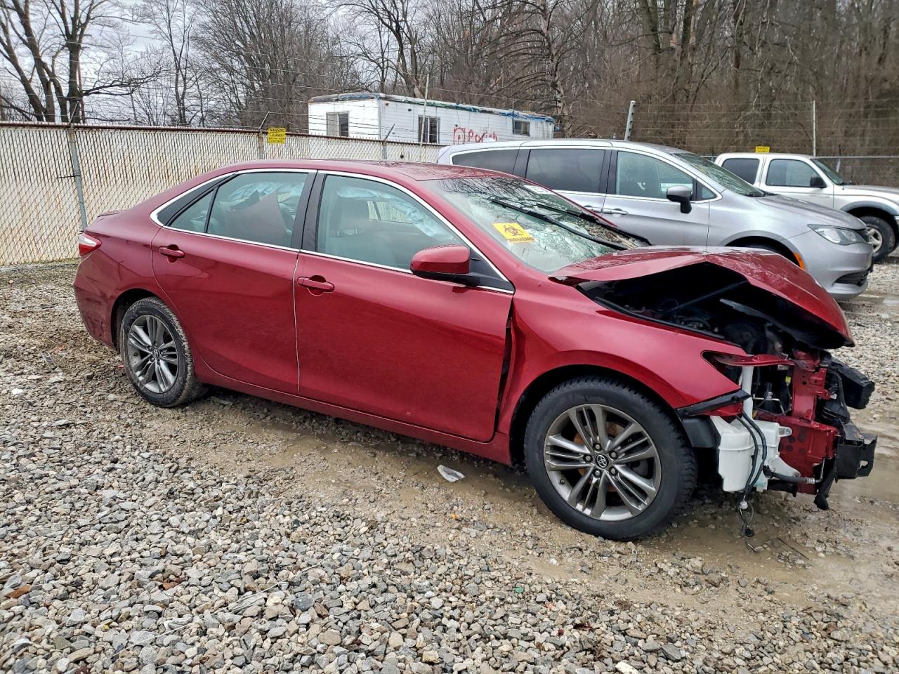 2017 TOYOTA CAMRY LE photo 4