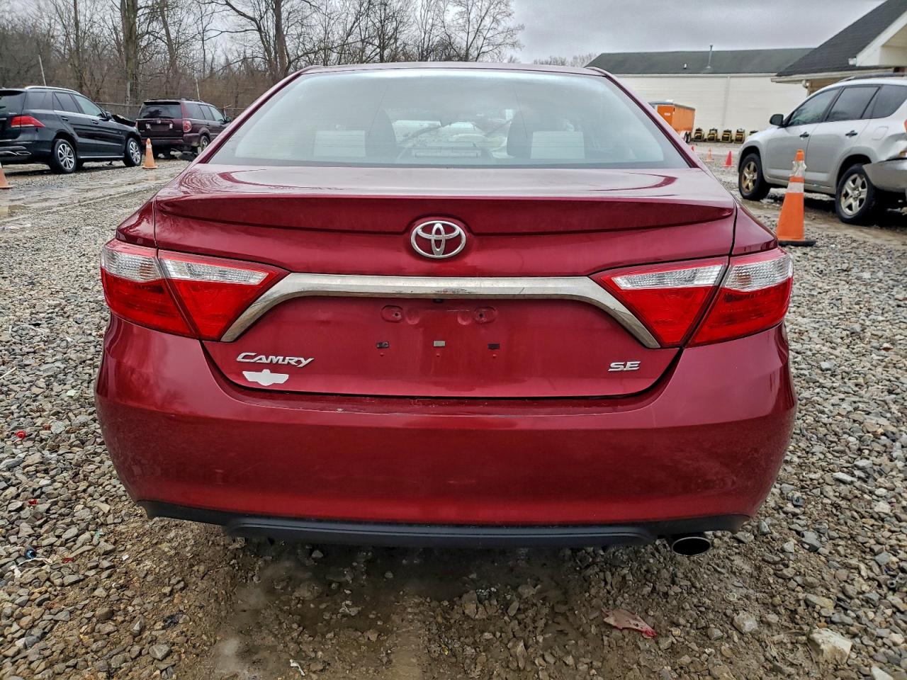 2017 TOYOTA CAMRY LE photo 6