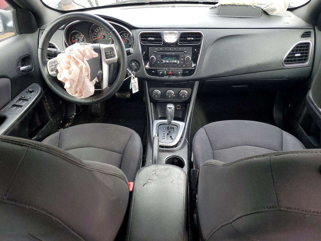 2013 CHRYSLER 200 TOURING photo 8
