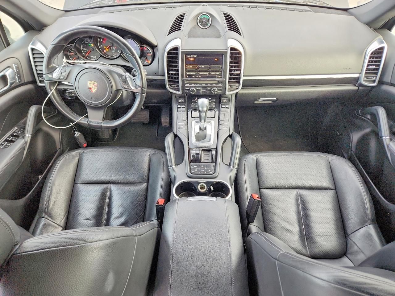 2011 PORSCHE CAYENNE photo 8