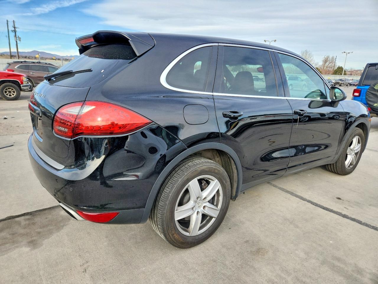 2011 PORSCHE CAYENNE photo 3