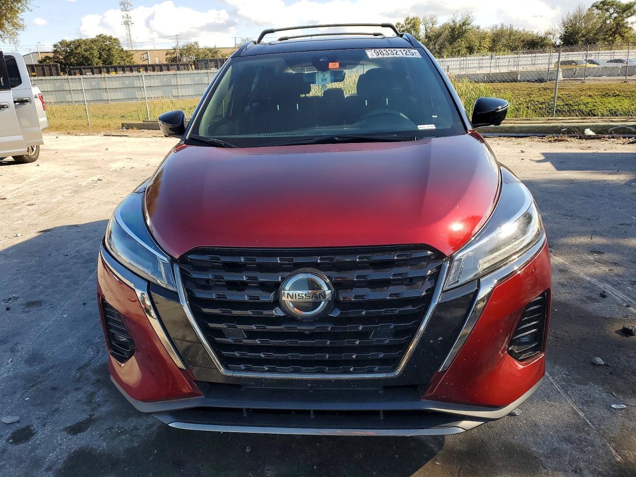 2021 NISSAN KICKS SR photo 9