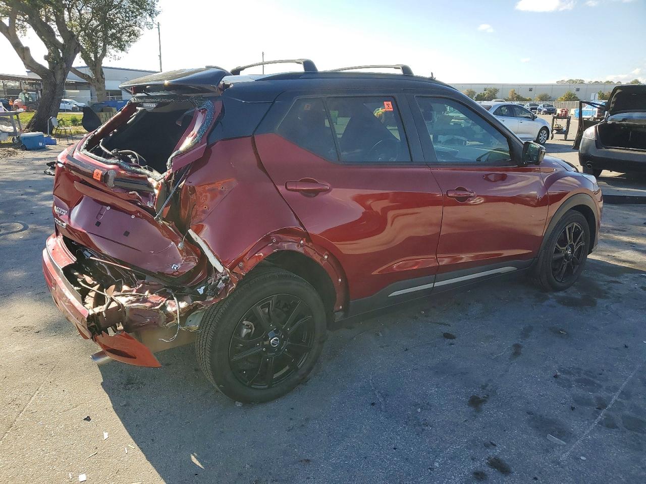 2021 NISSAN KICKS SR photo 5
