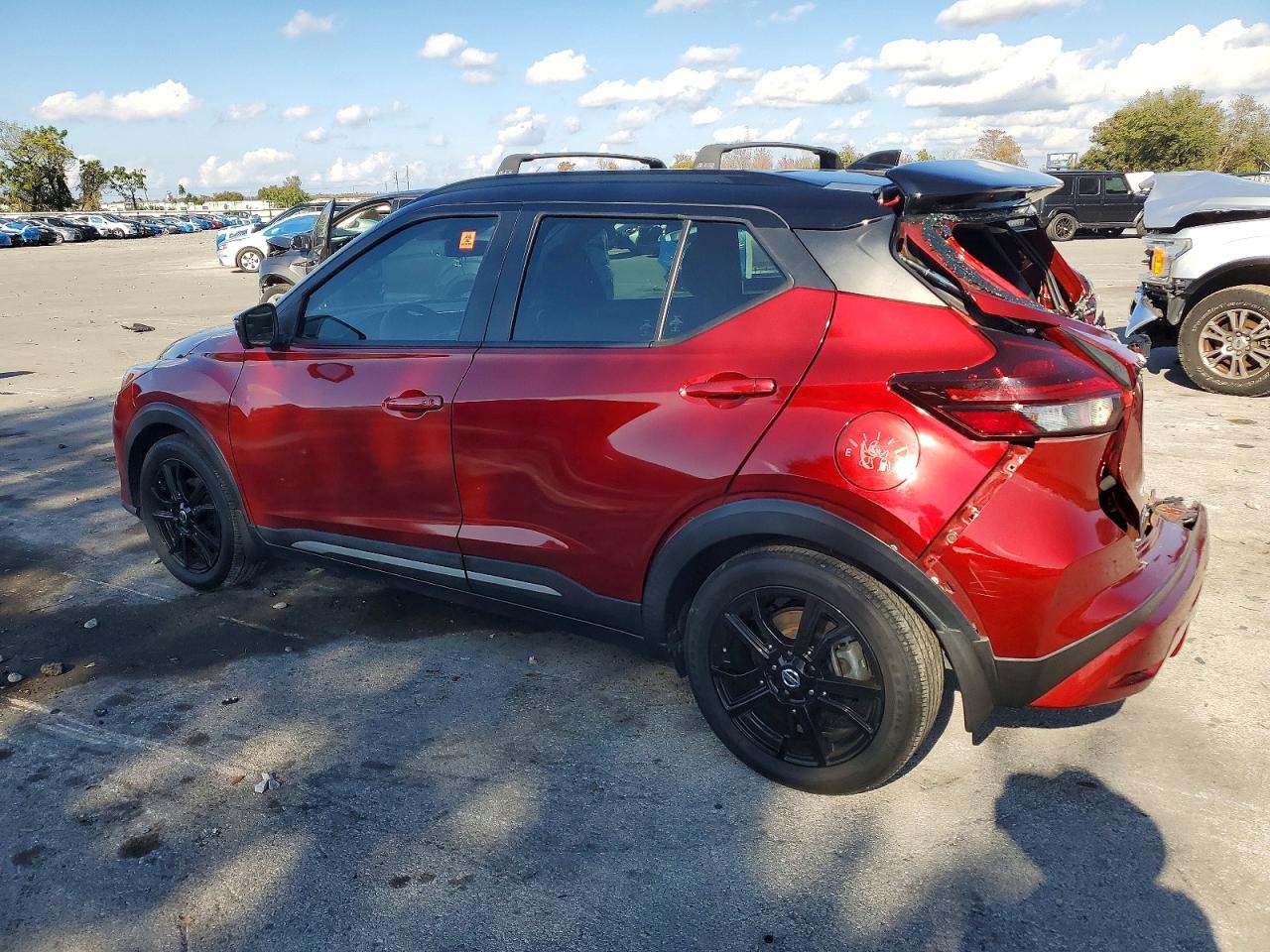 2021 NISSAN KICKS SR photo 3