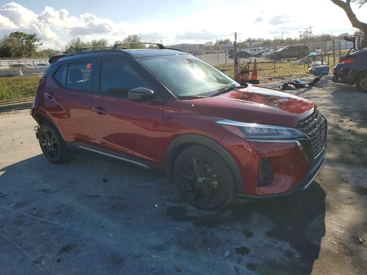 2021 NISSAN KICKS SR photo 7