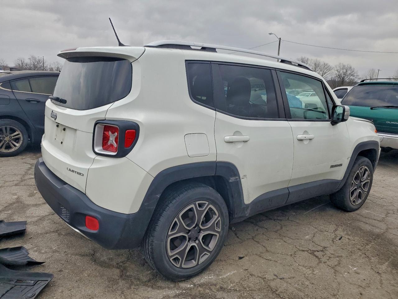 2015 JEEP RENEGADE LIMITED photo 3