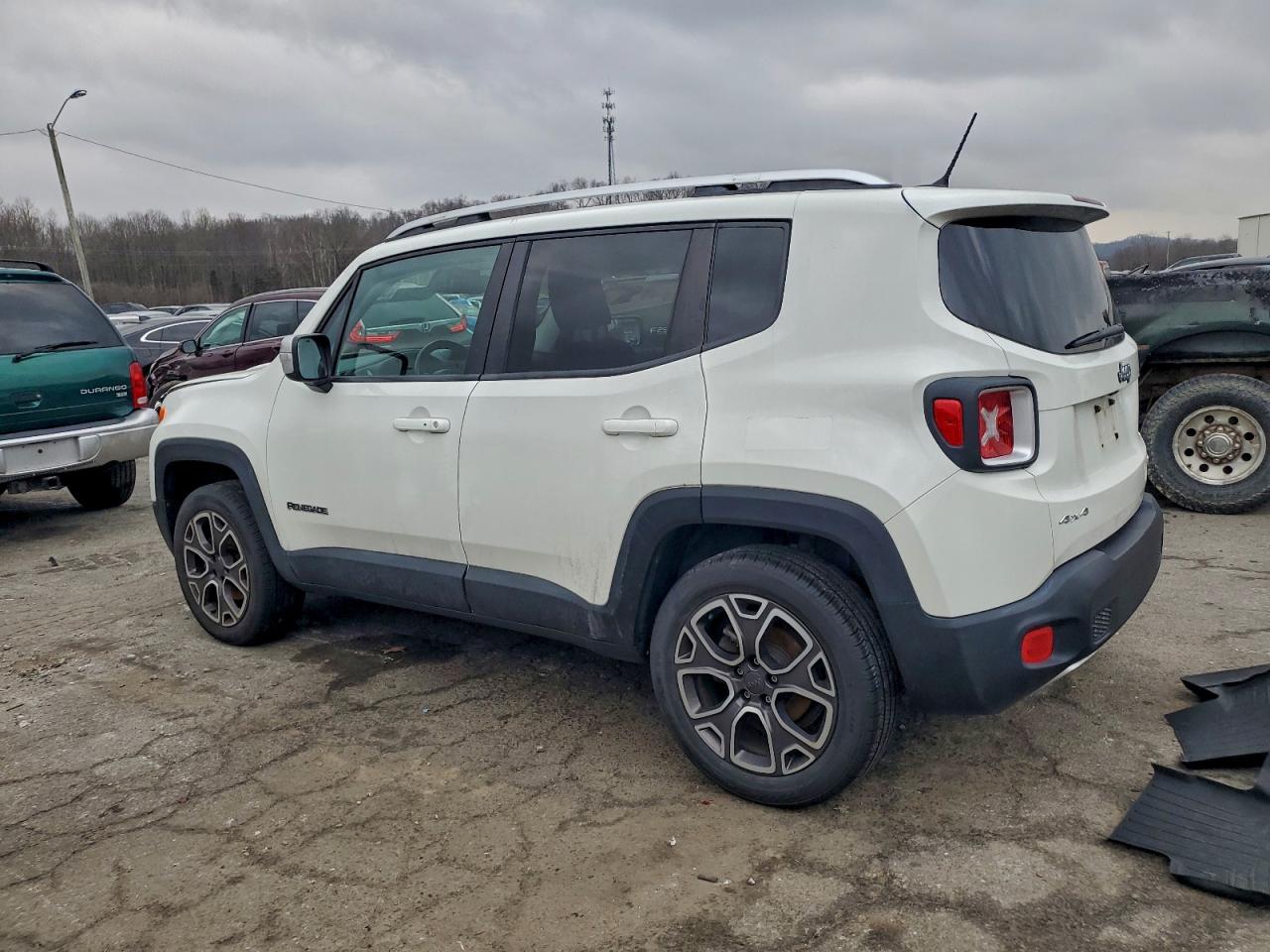 2015 JEEP RENEGADE LIMITED photo 2