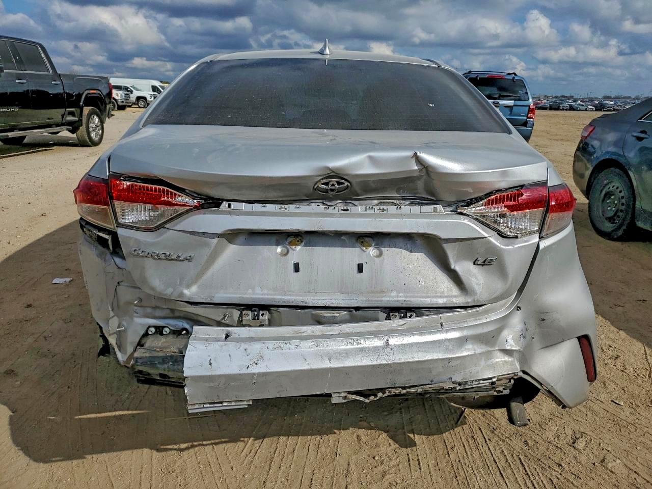 2022 TOYOTA COROLLA LE photo 16