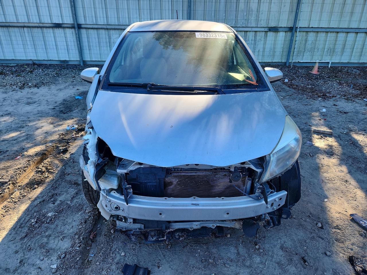 2013 TOYOTA YARIS photo 5