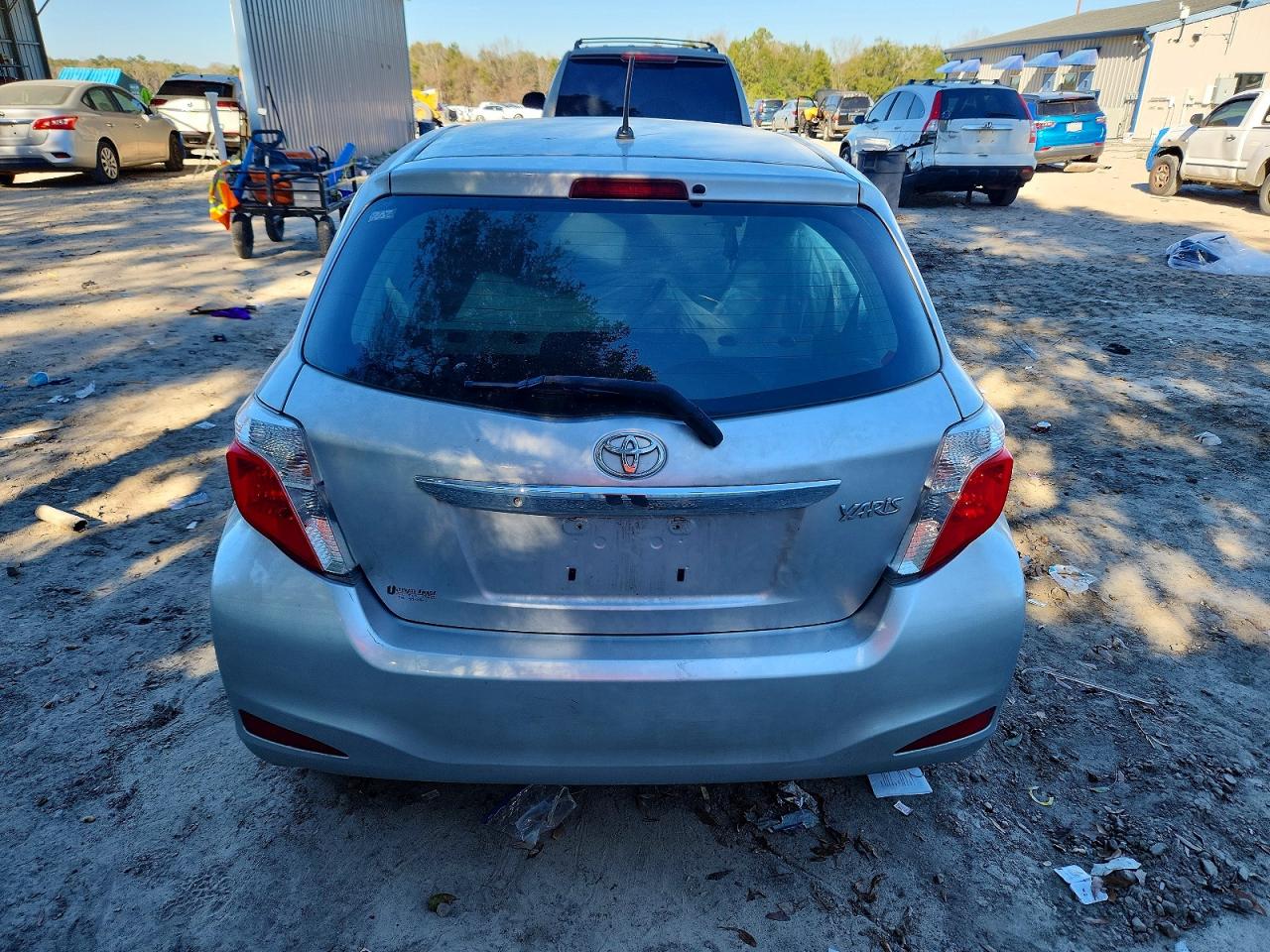 2013 TOYOTA YARIS photo 6