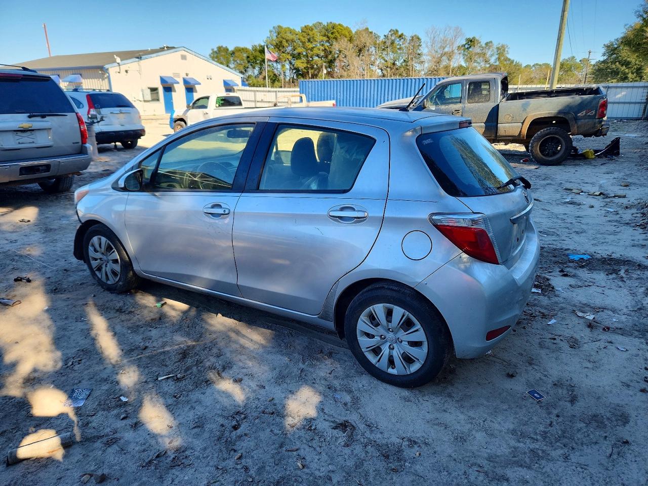 2013 TOYOTA YARIS photo 2