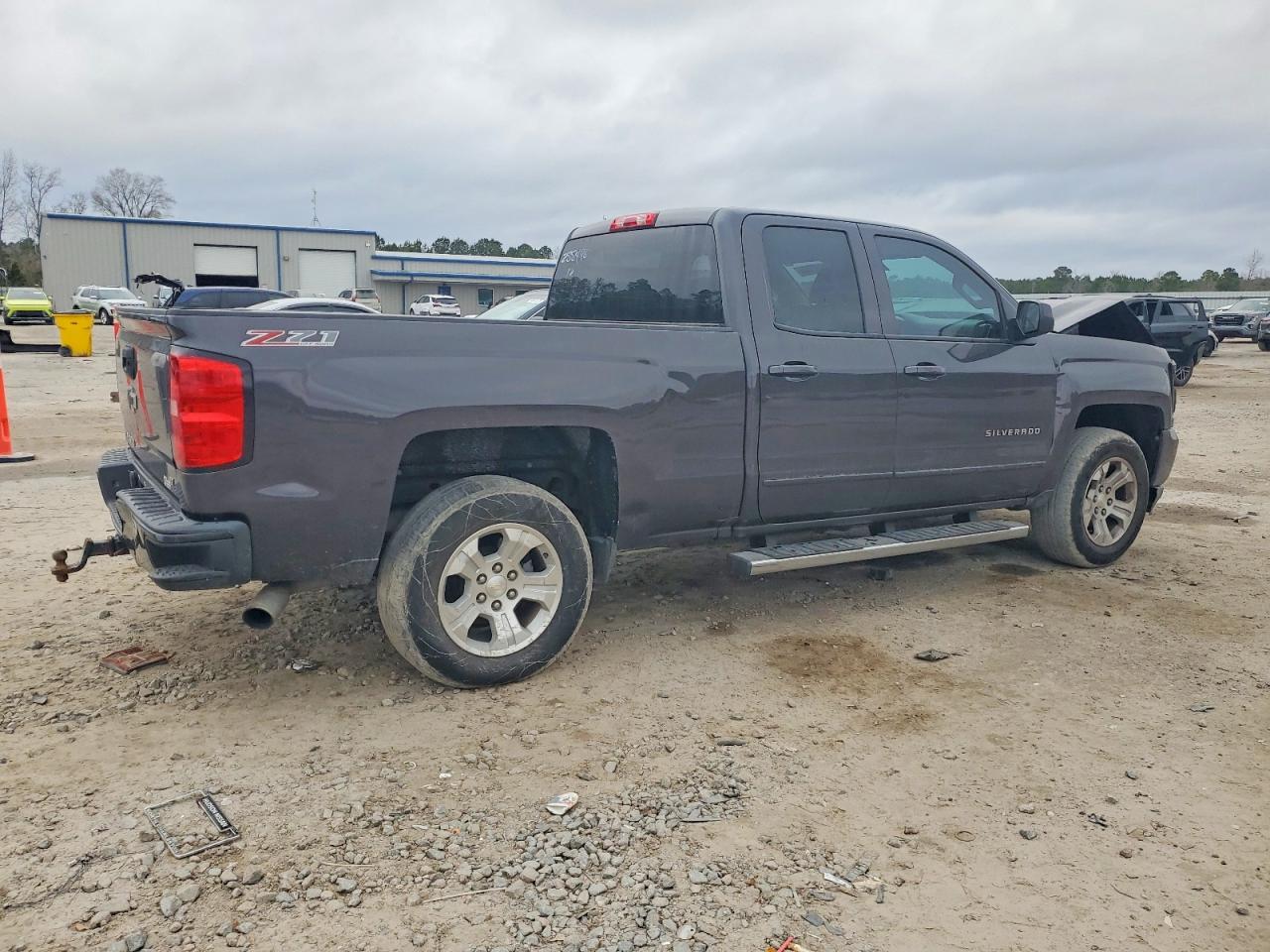 2016 CHEVROLET SILVERADO K1500 LT photo 3