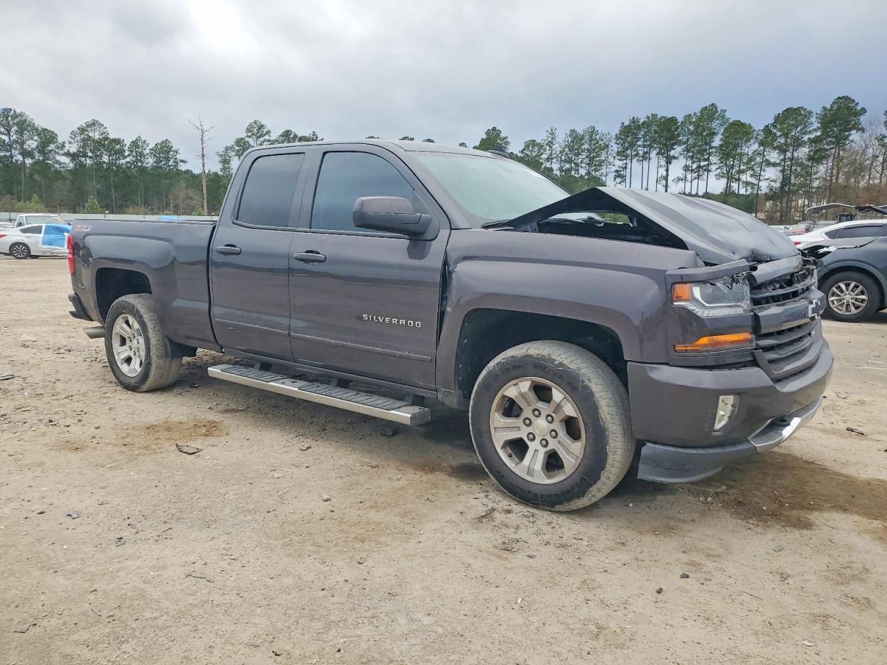 2016 CHEVROLET SILVERADO K1500 LT photo 4