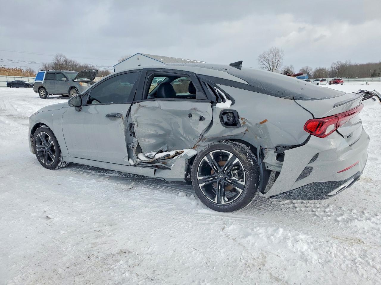 2023 KIA K5 GT LINE photo 2