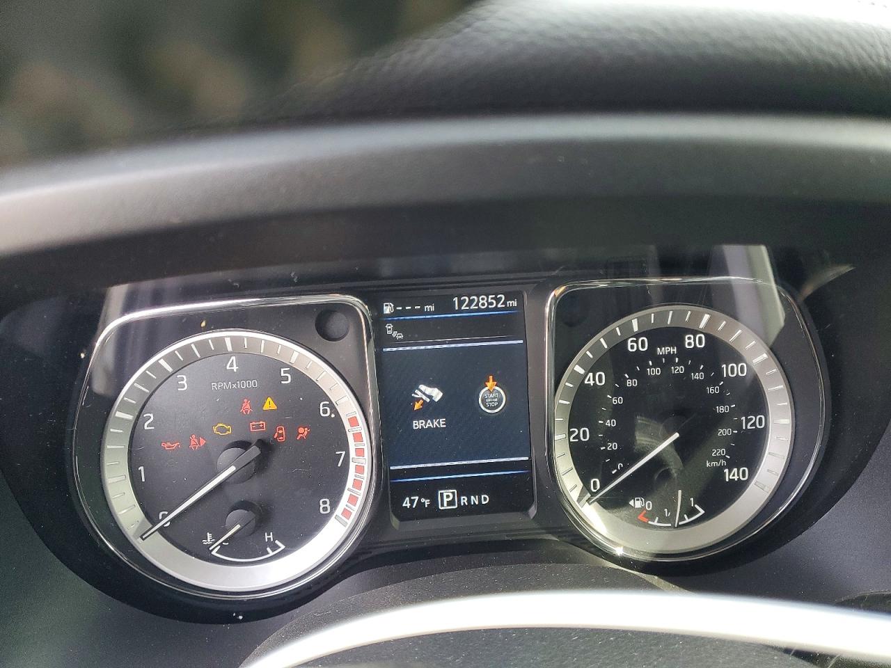 2019 NISSAN TITAN XD SL photo 9