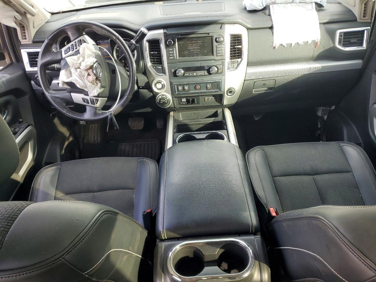 2019 NISSAN TITAN XD SL photo 8