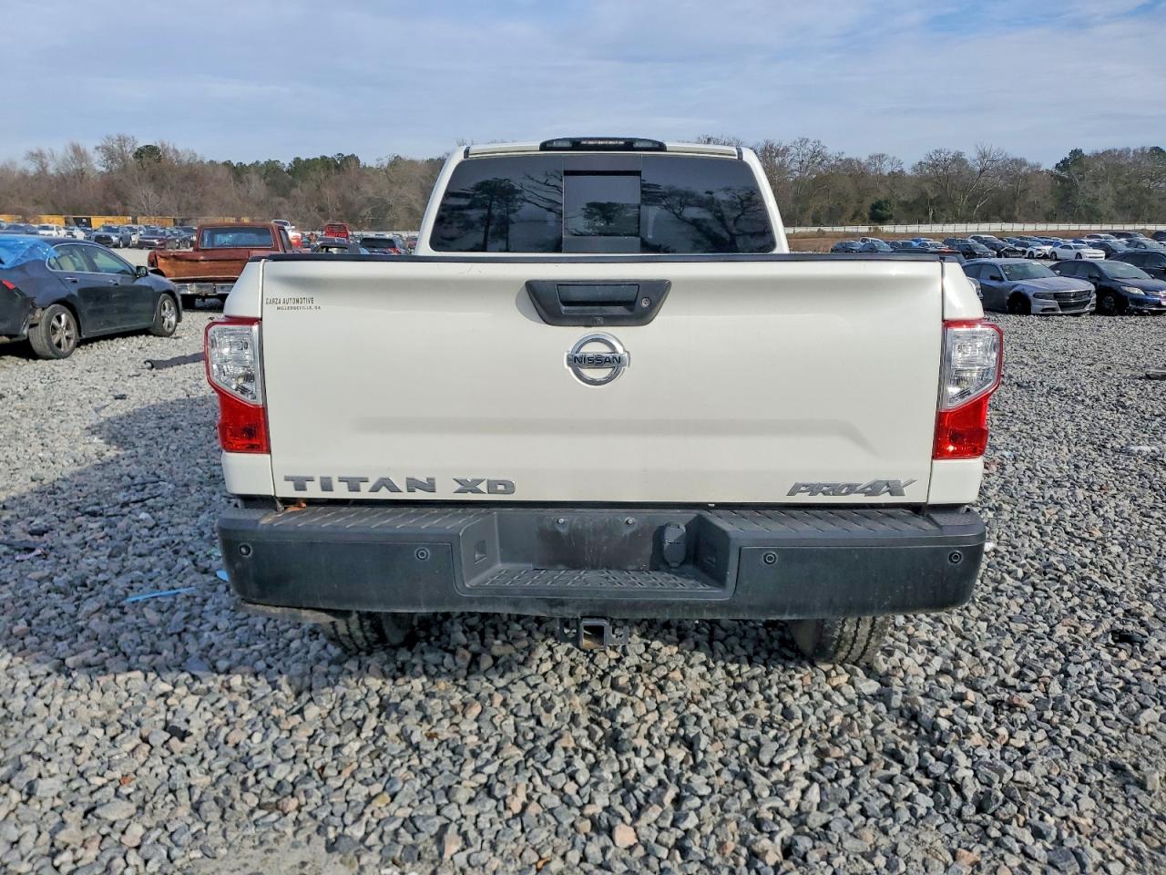 2019 NISSAN TITAN XD SL photo 6