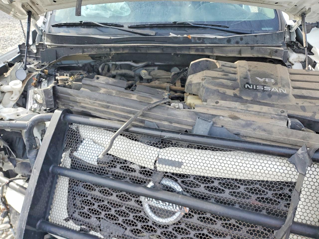 2019 NISSAN TITAN XD SL photo 11