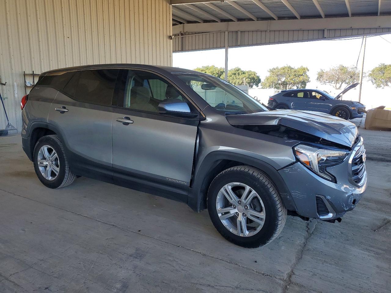 2020 GMC TERRAIN SLE photo 4