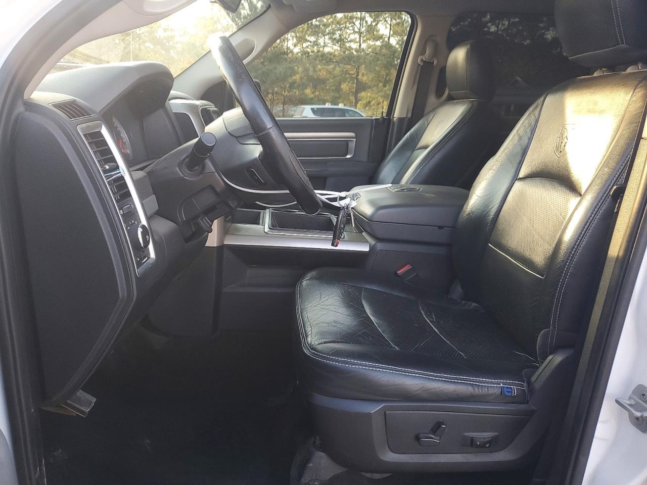 2014 RAM 1500 SLT photo 7