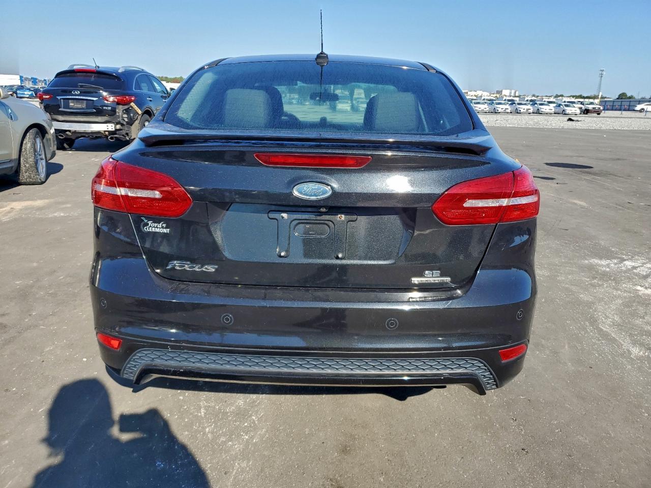 2015 FORD FOCUS SE photo 6