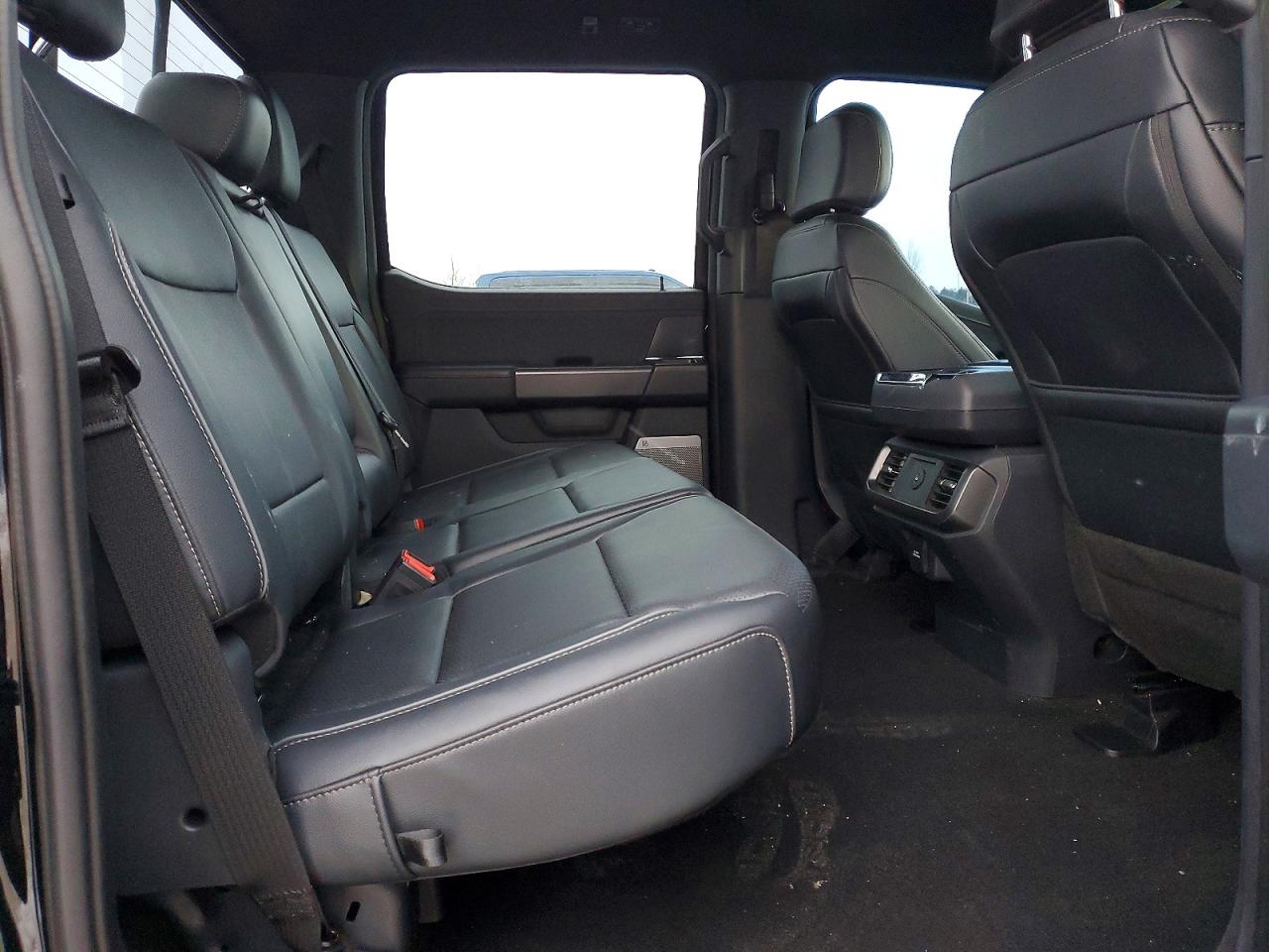 2025 FORD F150 LARIAT photo 10