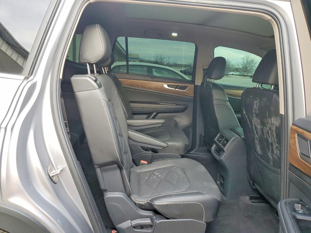 2024 VOLKSWAGEN ATLAS SE photo 11