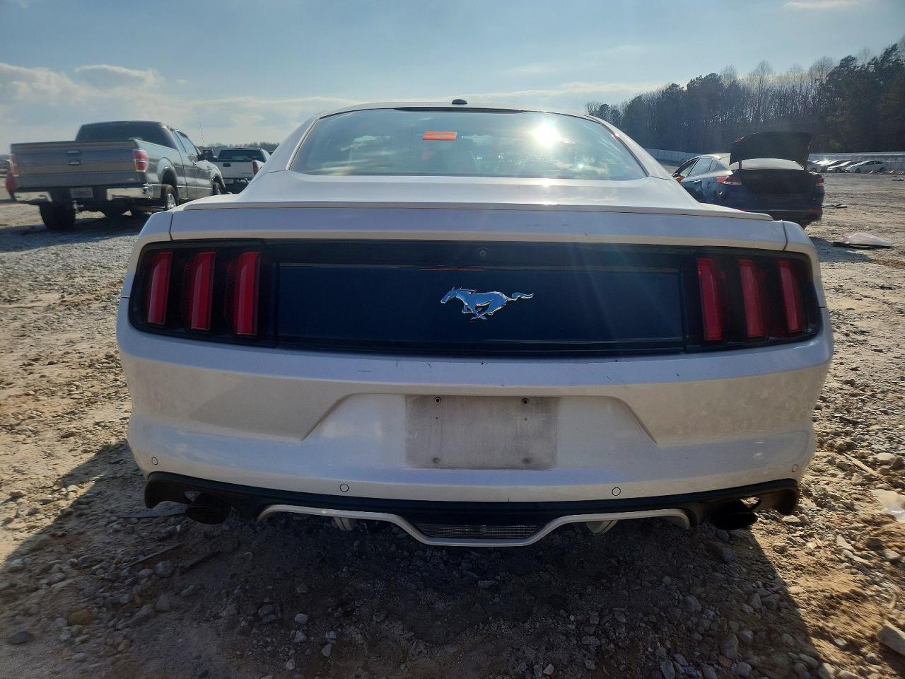 2017 FORD MUSTANG photo 6