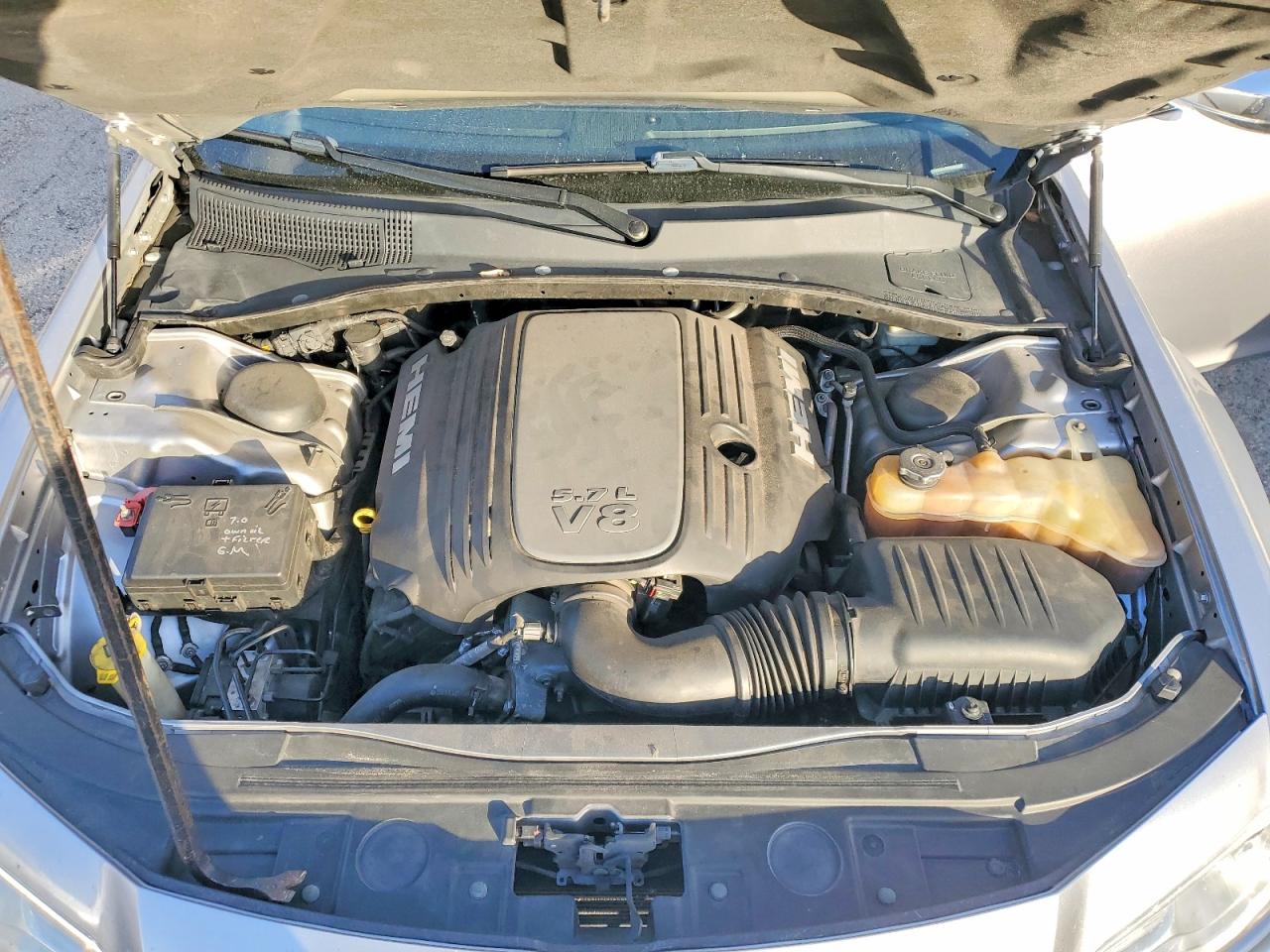 2013 CHRYSLER 300C photo 11