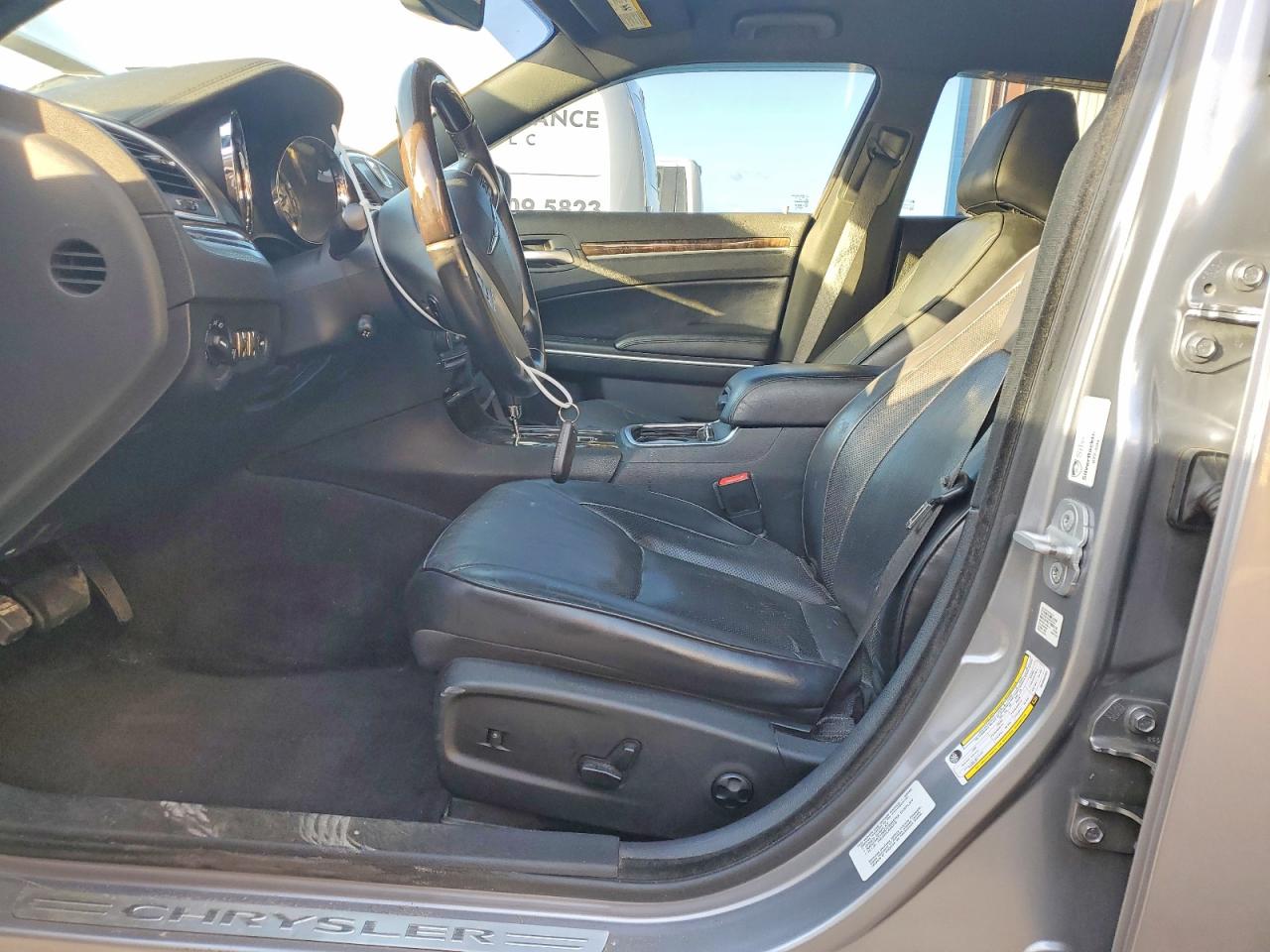 2013 CHRYSLER 300C photo 7