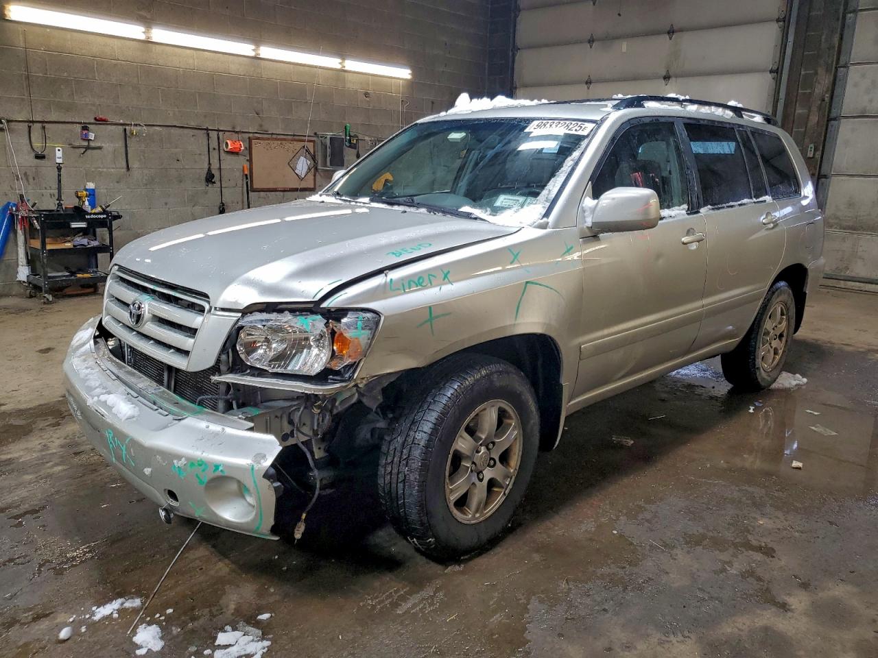 2005 TOYOTA HIGHLANDER