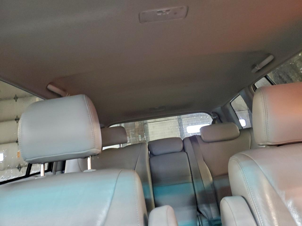 2005 TOYOTA HIGHLANDER LIMITED photo 10