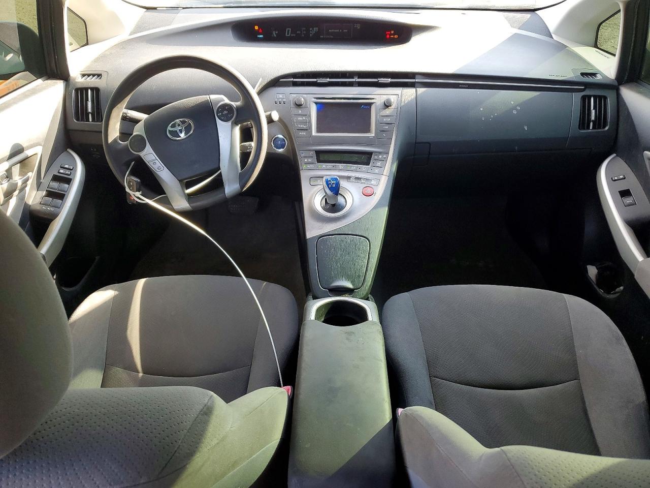 2012 TOYOTA PRIUS photo 8