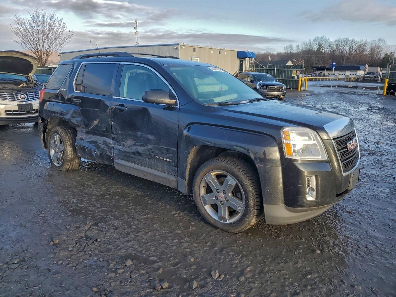 2012 GMC TERRAIN SLE photo 4