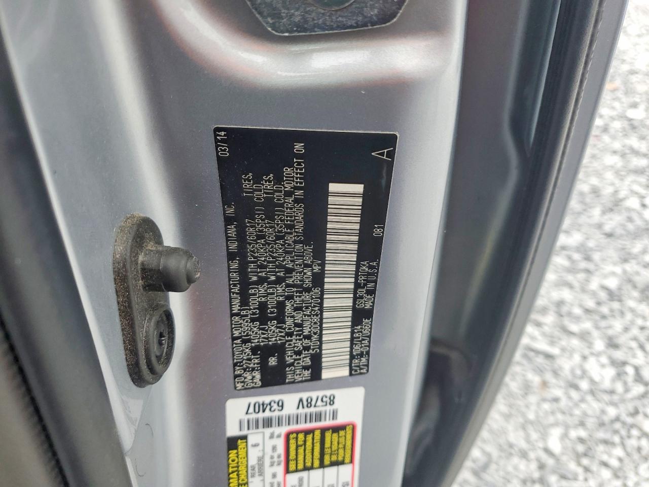 2014 TOYOTA SIENNA XLE photo 12