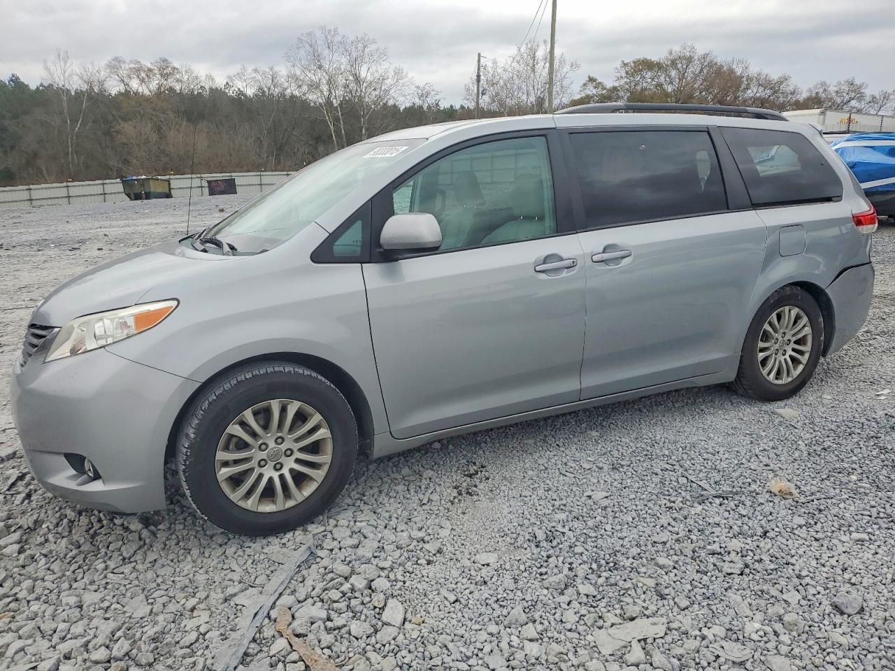 2014 TOYOTA SIENNA
