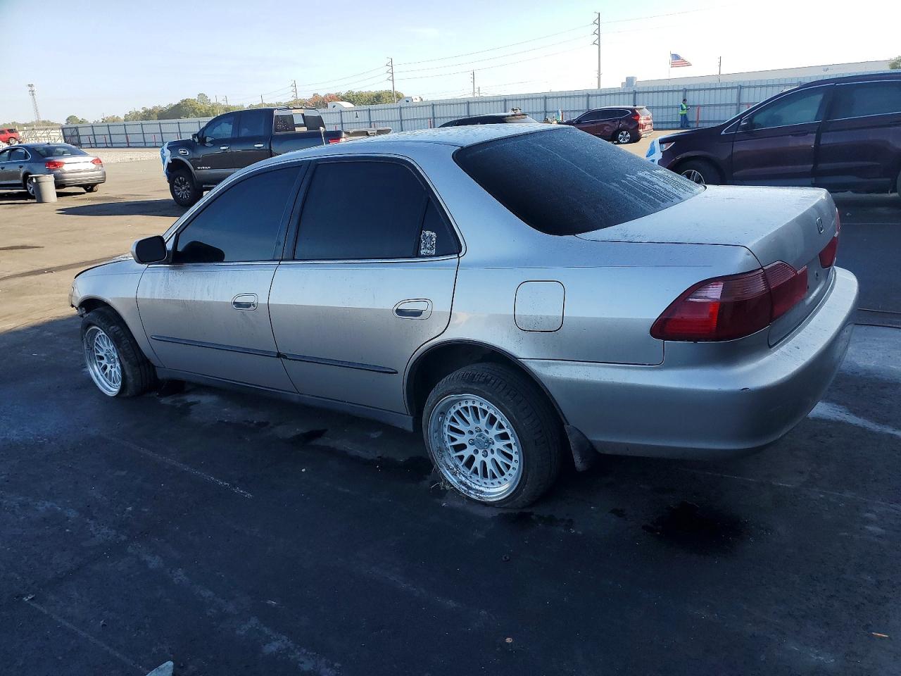 1999 HONDA ACCORD LX photo 2
