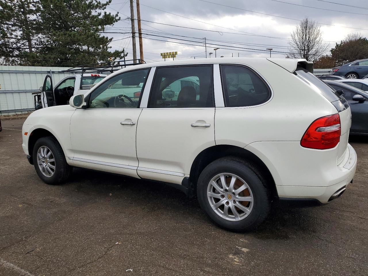 2009 PORSCHE CAYENNE photo 3