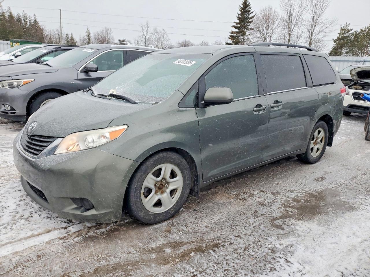 2014 TOYOTA SIENNA