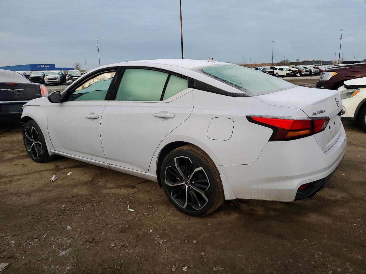 2025 NISSAN ALTIMA SR photo 2